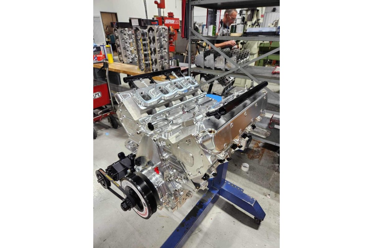 LT1/ LT4 Billet Valve Covers Clears 2650 and Port Injection plates.